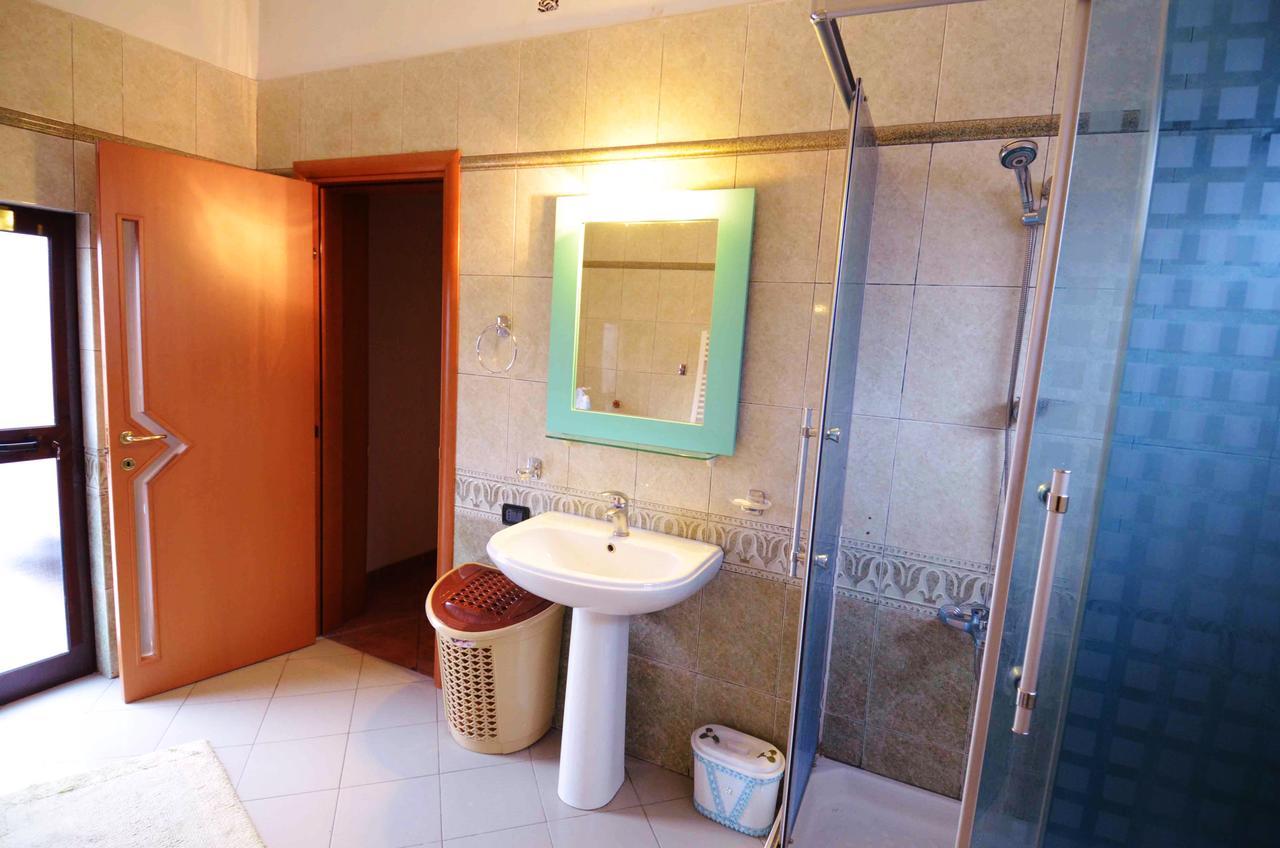Villa Berberi Tirana Habitación foto